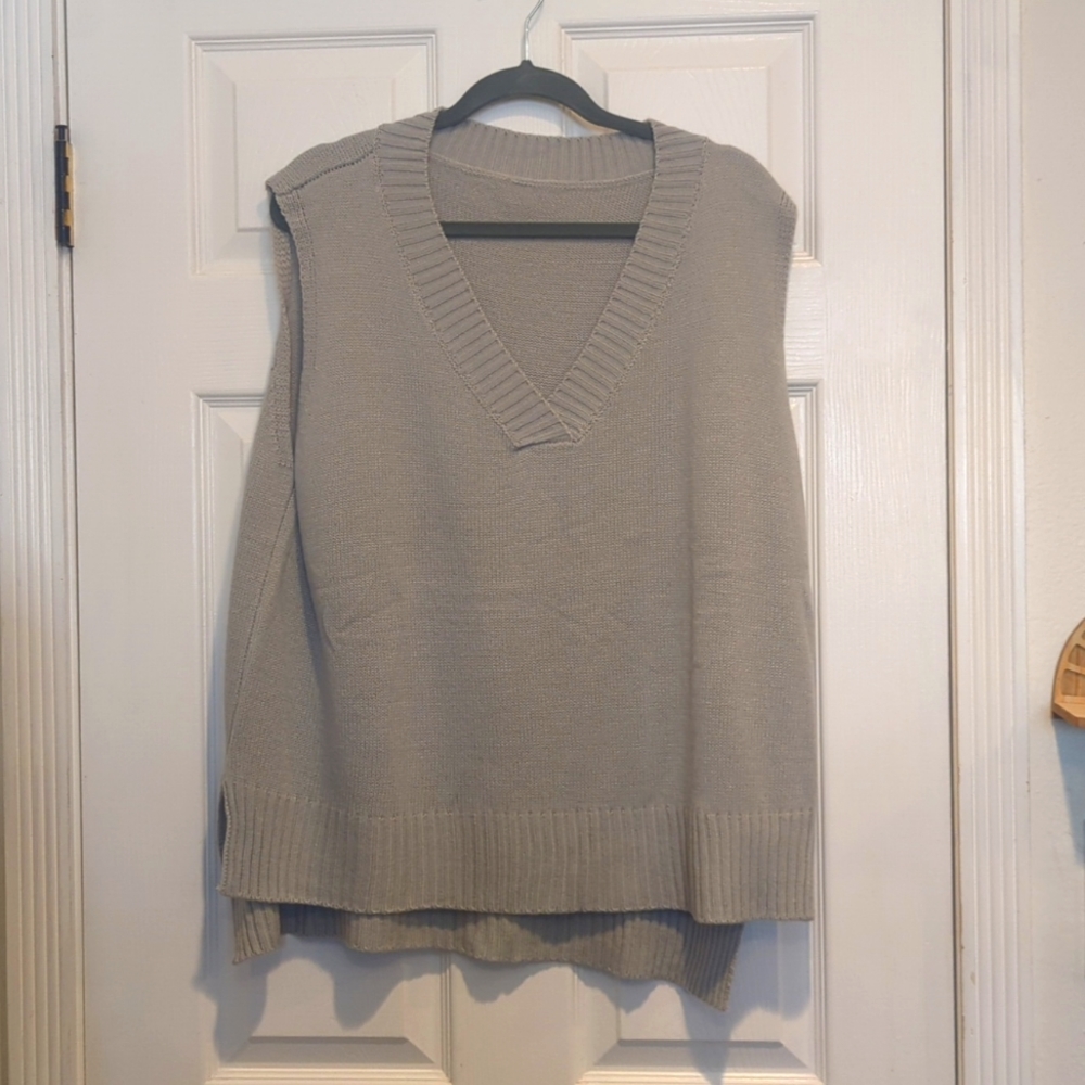 Sweater vest